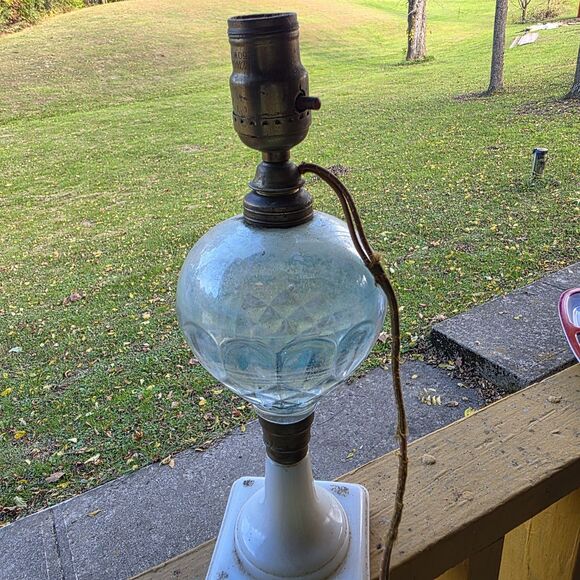 Victorian Oil Lamp Blue Diamond Font Non Working Electric - Picture 4 of 7